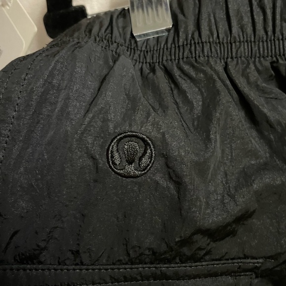 NWT Lululemon Nylon Cargo Mini Skirt in Black Pull & Tie The Side Seams Size XL - Picture 11 of 11